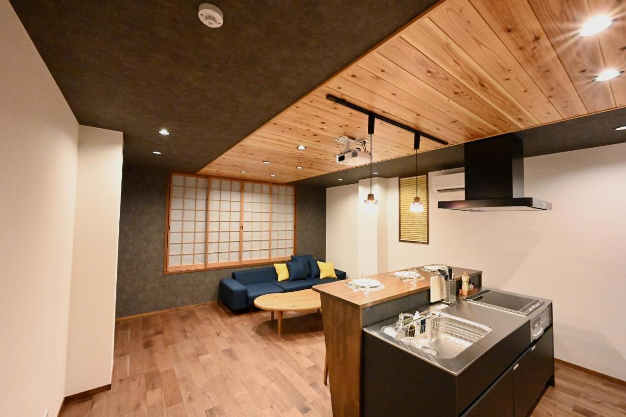 Manabi-Stay Takayama Sakura 提携駐車場利用可 古い町並みまで徒歩1分 最大9名宿泊可能な一等地で人工温泉を楽しむ Eksteriør bilde