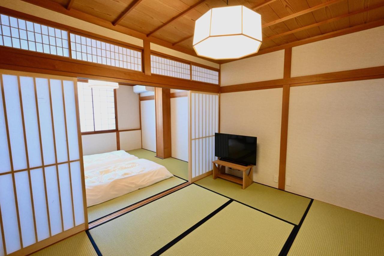 Manabi-Stay Takayama Sakura 提携駐車場利用可 古い町並みまで徒歩1分 最大9名宿泊可能な一等地で人工温泉を楽しむ Eksteriør bilde